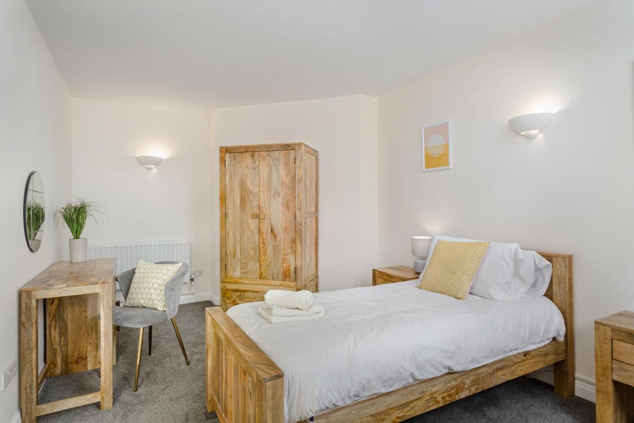 2 Bedroom City Centre Townhouse - With Parking 剑桥 外观 照片