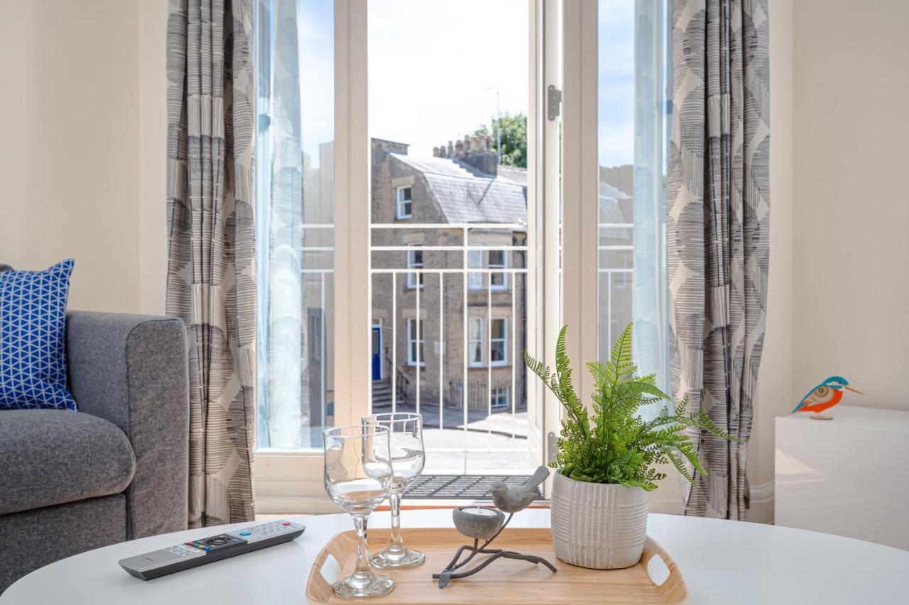 2 Bedroom City Centre Townhouse - With Parking 剑桥 外观 照片