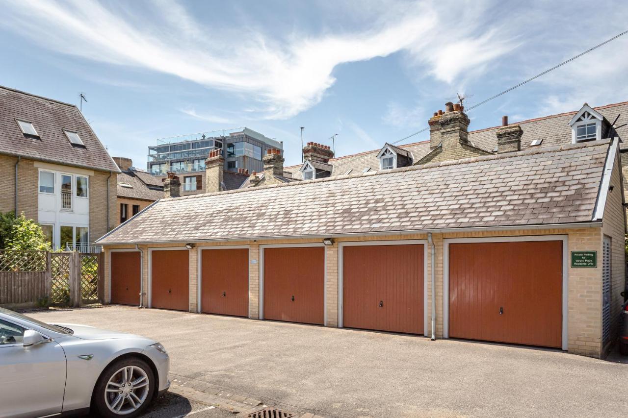 2 Bedroom City Centre Townhouse - With Parking 剑桥 外观 照片