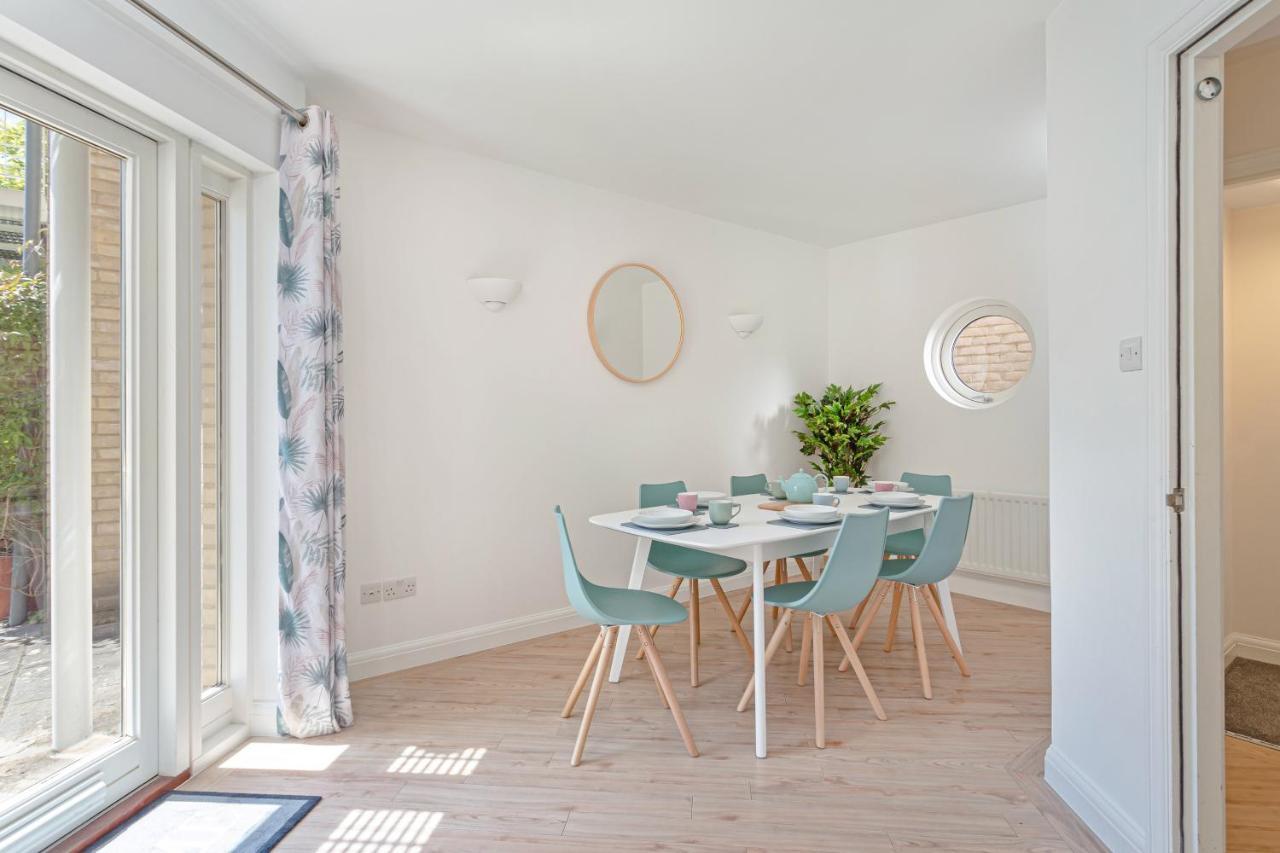2 Bedroom City Centre Townhouse - With Parking 剑桥 外观 照片