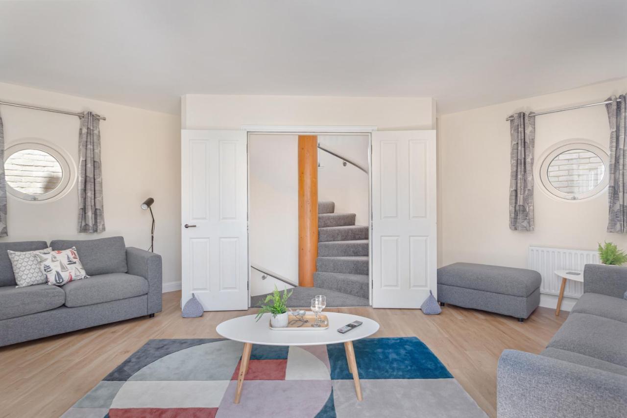 2 Bedroom City Centre Townhouse - With Parking 剑桥 外观 照片