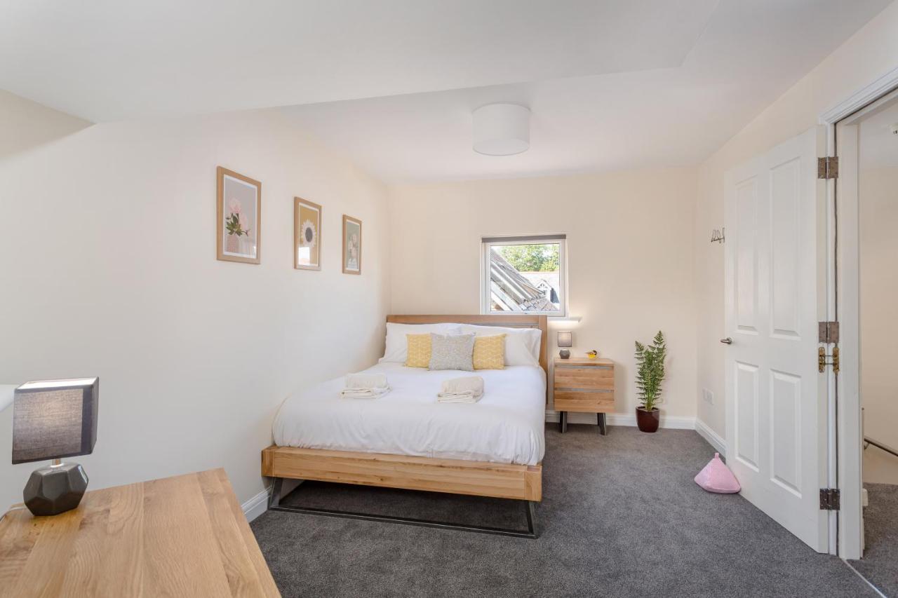 2 Bedroom City Centre Townhouse - With Parking 剑桥 外观 照片